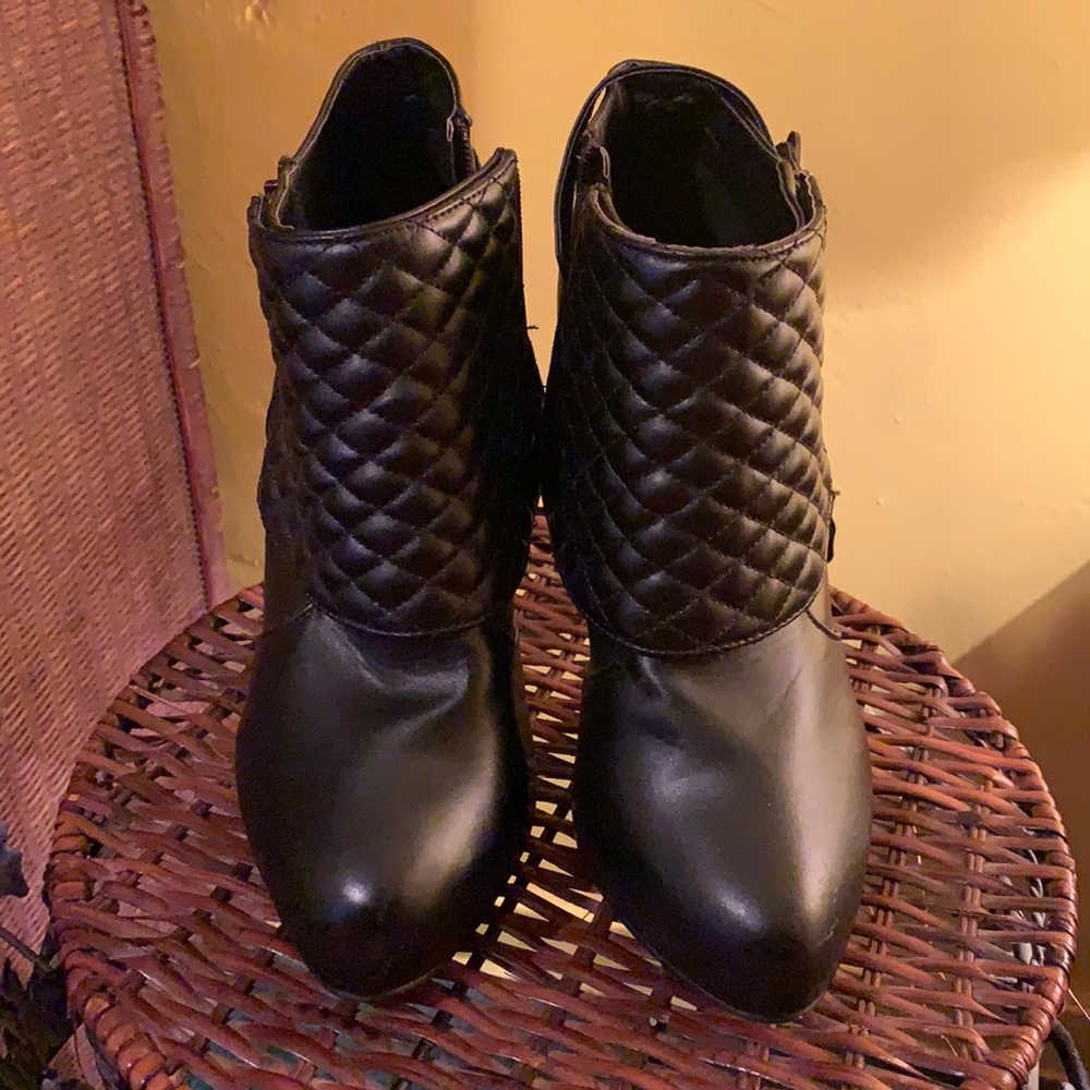 Ankle Booties. Size 9WIDE. Black Leather